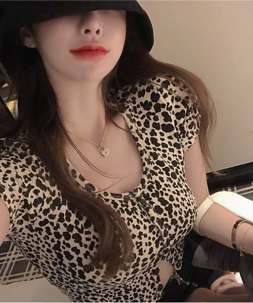 yuue' ( wear )(ユーイ)の「フロントボタンクロップドミニトップス(Tシャツ/カットソー・レディース・アイボリー・FREE)」の11枚目の写真