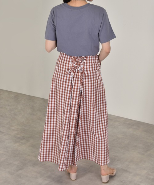 w closet（ダブルクローゼット）の「ギンガム後レースアップスカート（スカート・レディース・ブラック/レンガ・FREE）」の4枚目の写真