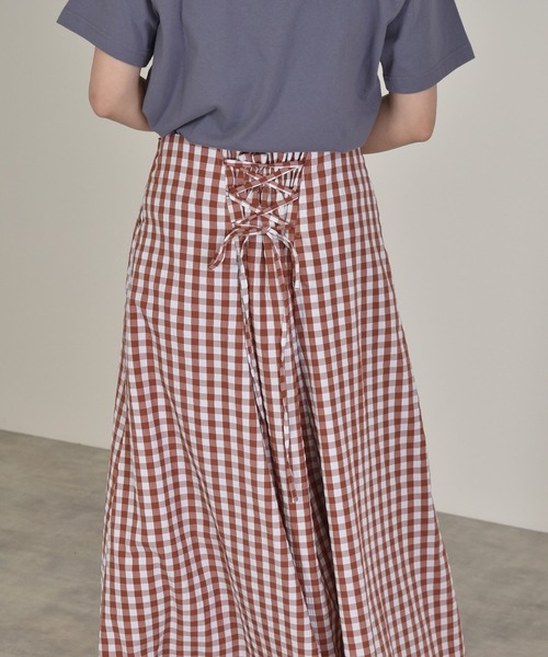 w closet（ダブルクローゼット）の「ギンガム後レースアップスカート（スカート・レディース・ブラック/レンガ・FREE）」の8枚目の写真