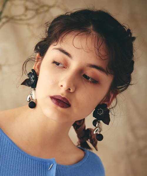 LAYMEE（レイミー）の「Leather flower 2way earring / レザーフラワー
