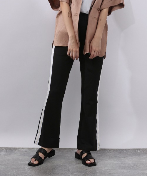 JEANASIS（ジーナシス）の「ラインパンツ/952715（スラックス・レディース・ブラック系その他/ブラウン系その他・SMALL/MEDIUM）」の2枚目の写真