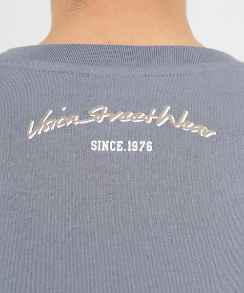 VISION STREET WEAR（ヴィジョンストリートウェア）の「【VISION STREET  WEAR/ヴィジョンストリートウェア】カレッジロゴ サテンワッペン半袖Tシャツ（Tシャツ/カットソー・メンズ・ホワイト/ブラック/グリーン/ブルーグレー・M/L/XL）」の9枚目の写真
