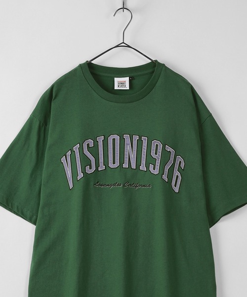 VISION STREET WEAR（ヴィジョンストリートウェア）の「【VISION STREET  WEAR/ヴィジョンストリートウェア】カレッジロゴ サテンワッペン半袖Tシャツ（Tシャツ/カットソー・メンズ・ホワイト/ブラック/グリーン/ブルーグレー・M/L/XL）」の17枚目の写真