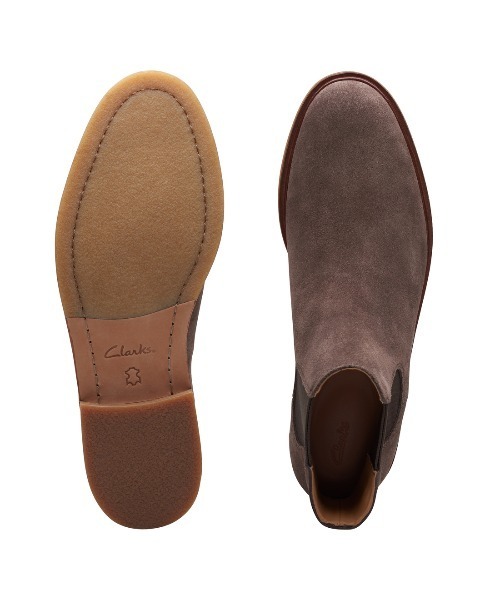 Clarks（クラークス）の「【ネット限定】Clarkdale Gobi / クラークデールゴビ（トープスエード）（ブーツ・メンズ・ライトグレー・UK9/UK8/UK7/UK10/UK9.5/UK7.5/UK6.5/UK8.5/UK6/UK10.5）」の6枚目の写真
