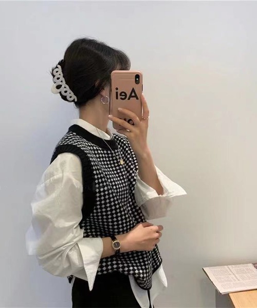 Jewelobe（ジュエローブ）の「オーバーサイズハーリキンチェックニットベスト（ベスト・レディース・ネイビー/ブラック/オフホワイト・FREE）」の14枚目の写真