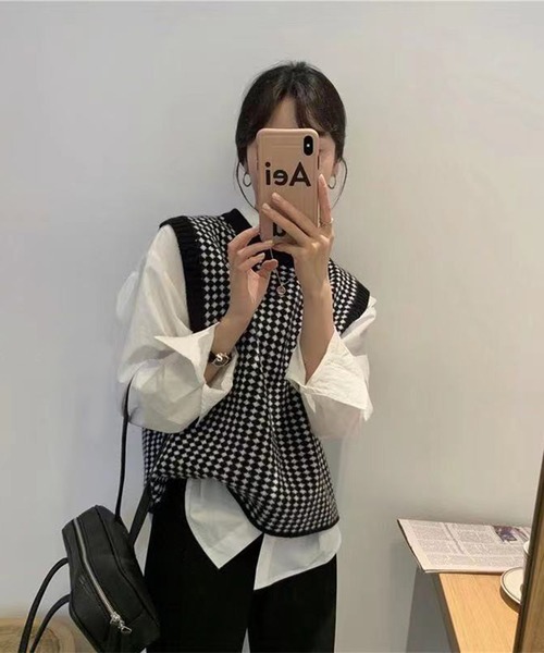 Jewelobe（ジュエローブ）の「オーバーサイズハーリキンチェックニットベスト（ベスト・レディース・ネイビー/ブラック/オフホワイト・FREE）」の16枚目の写真