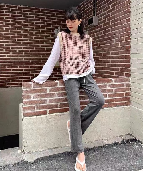 Jewelobe（ジュエローブ）の「オーバーサイズハーリキンチェックニットベスト（ベスト・レディース・ネイビー/ブラック/オフホワイト・FREE）」の6枚目の写真