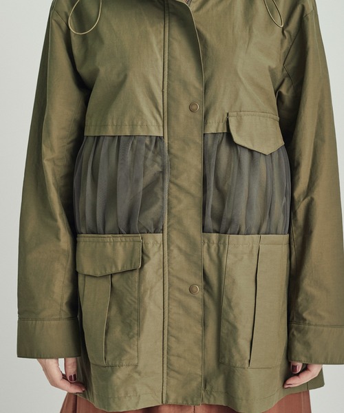DRWCYS（ドロシーズ）の「バックフリルミリタリーブルゾン（ミリタリージャケット・レディース・カーキ/キャメル・FREE）」の8枚目の写真