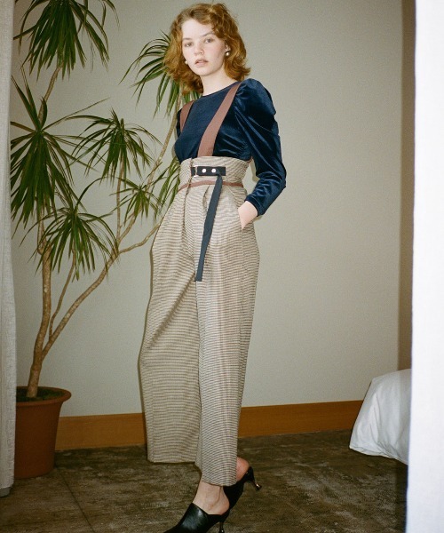 REDYAZEL(レディアゼル)の「配色サス付きワイドパンツ(その他パンツ・レディース・ベージュ系その他/ネイビー/ベージュ・MEDIUM/SMALL)」の5枚目の写真