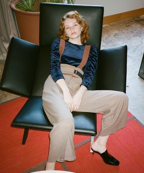 REDYAZEL(レディアゼル)の「配色サス付きワイドパンツ(その他パンツ・レディース・ベージュ系その他/ネイビー/ベージュ・MEDIUM/SMALL)」の6枚目の写真