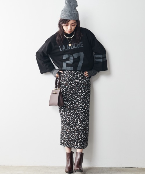 CHIC STYLE(シックスタイル)の「<大きいサイズ>レオパードジャガードタイトロングスカート シックスタイル(スカート・レディース・ブラウン系/ブラック系・5/7/2/4/3/6/1)」の8枚目の写真