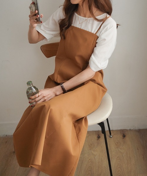 Diosfront（ディオスフロント）の「バックシャーリングキャミワンピース（ワンピース・レディース・ブラック/ブラウン/モカ/ベージュ/グレイッシュベージュ/カーキ・S/M/L）」の3枚目の写真