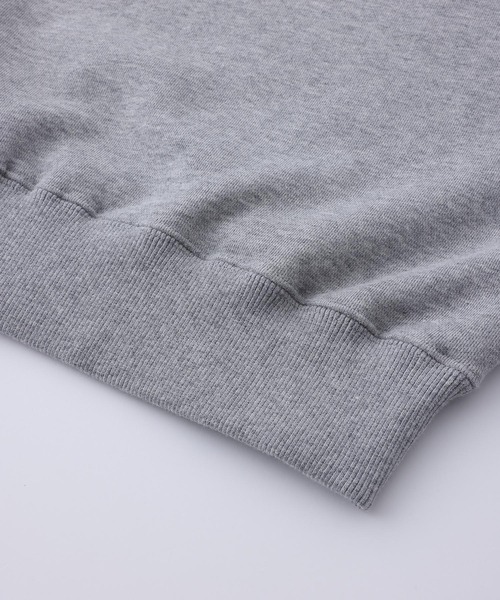 MILKFED.(ミルクフェド)の「COLLEGE SWEAT TOP(スウェット・レディース・オフホワイト/ブラック/アッシュ/ベージュ/ネイビー・ONE SIZE)」の7枚目の写真