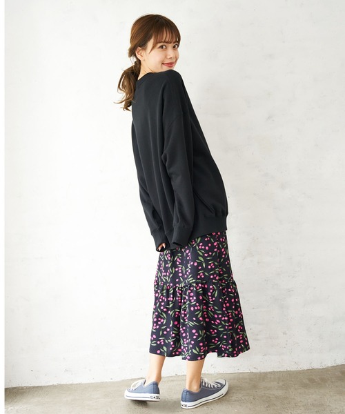 MILKFED.(ミルクフェド)の「COLLEGE SWEAT TOP(スウェット・レディース・オフホワイト/ブラック/アッシュ/ベージュ/ネイビー・ONE SIZE)」の21枚目の写真