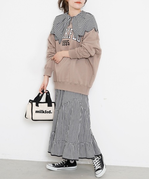 MILKFED.(ミルクフェド)の「COLLEGE SWEAT TOP(スウェット・レディース・オフホワイト/ブラック/アッシュ/ベージュ/ネイビー・ONE SIZE)」の20枚目の写真