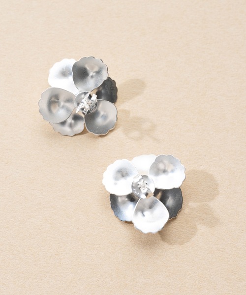 ANOH(アノー)の「【Silver925】フラワーパールピアス(ピアス(両耳用)・レディース・シルバー・FREE)」の16枚目の写真