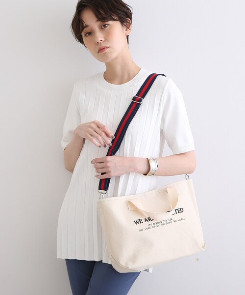 INDIVI（インディヴィ）の「◆【2WAY/A4収納可能】キャンバスショルダー（ショルダーバッグ・レディース・サンドベージュ/オフホワイト・00）」の5枚目の写真