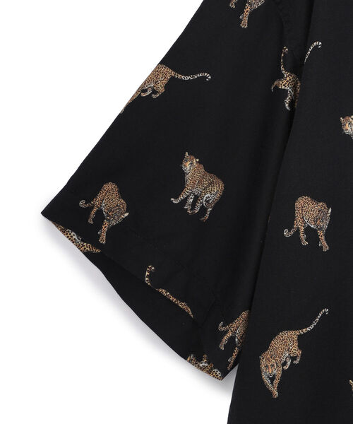 schott（ショット）の「LEOPARD HAWAIIAN SHIRT/レオパード ハワイアンシャツ（シャツ/ブラウス・メンズ・ブラック/グリーン・MEDIUM/X-LARGE/XX-LARGE/LARGE）」の6枚目の写真