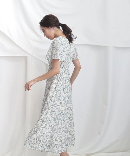 NATURAL BEAUTY BASIC（ナチュラルビューティーベーシック）の「フロントギャザーリーフプリントワンピース（ワンピース・レディース・グレー系その他/ホワイト系その他・SMALL/MEDIUM）」の8枚目の写真
