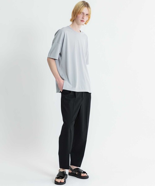 ATTACHMENT（アタッチメント）の「STUDIOUS別注 PLEATS　S/S　TEE（Tシャツ/カットソー・メンズ・ライトグレー/ブラック・1/2）」の3枚目の写真