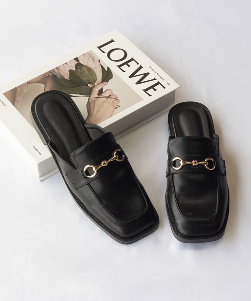 me+em select(ミームセレクト)の「ビットローファースクエアトゥミュールサンダル(サンダル・レディース・ブラック/ブラウン/アイボリー・38/39/37)」の3枚目の写真