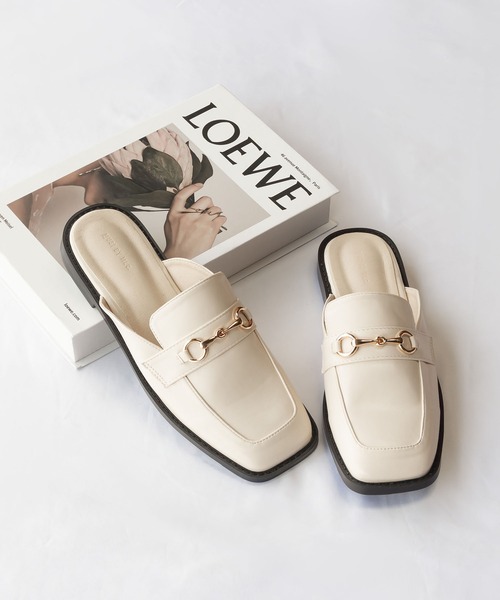 me+em select(ミームセレクト)の「ビットローファースクエアトゥミュールサンダル(サンダル・レディース・ブラック/ブラウン/アイボリー・38/39/37)」の18枚目の写真