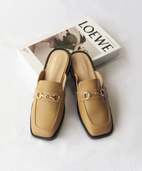 me+em select(ミームセレクト)の「ビットローファースクエアトゥミュールサンダル(サンダル・レディース・ブラック/ブラウン/アイボリー・38/39/37)」の20枚目の写真