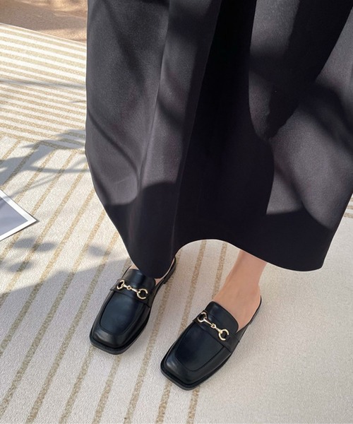 me+em select(ミームセレクト)の「ビットローファースクエアトゥミュールサンダル(サンダル・レディース・ブラック/ブラウン/アイボリー・38/39/37)」の6枚目の写真