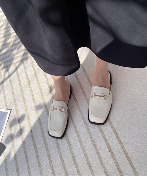 me+em select(ミームセレクト)の「ビットローファースクエアトゥミュールサンダル(サンダル・レディース・ブラック/ブラウン/アイボリー・38/39/37)」の5枚目の写真