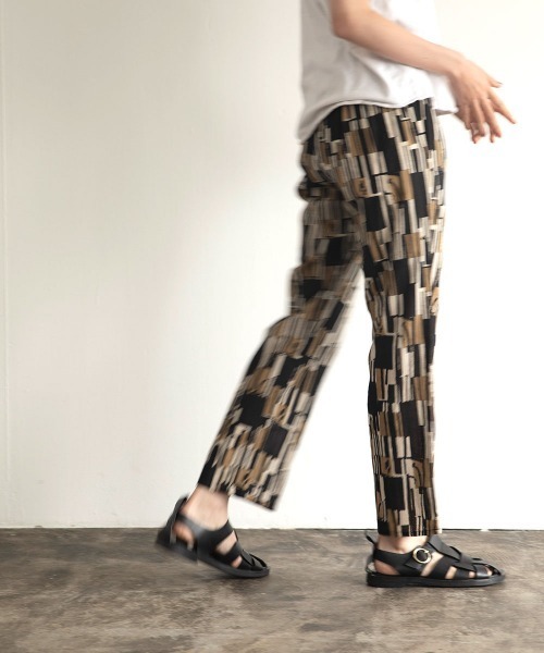 marjour（マージュール）の「GEOMETRIC PANTS（その他パンツ・レディース・ベージュ/レッド・M）」の22枚目の写真