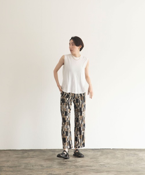 marjour（マージュール）の「GEOMETRIC PANTS（その他パンツ・レディース・ベージュ/レッド・M）」の3枚目の写真