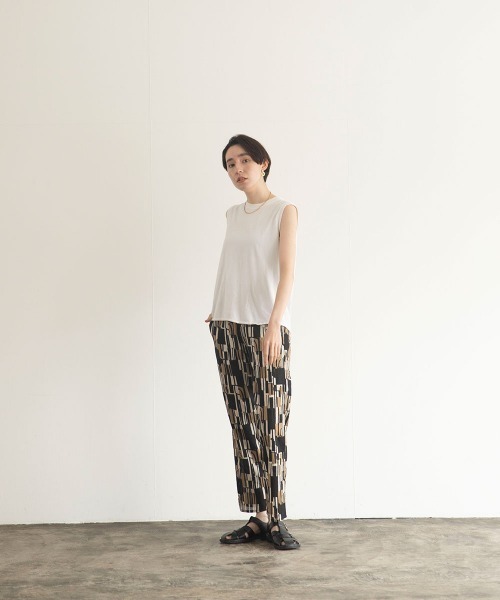 marjour（マージュール）の「GEOMETRIC PANTS（その他パンツ・レディース・ベージュ/レッド・M）」の7枚目の写真