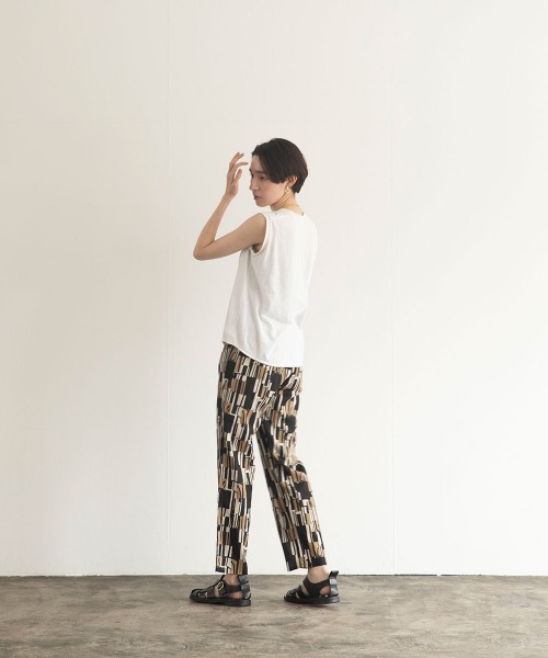 marjour（マージュール）の「GEOMETRIC PANTS（その他パンツ・レディース・ベージュ/レッド・M）」の11枚目の写真