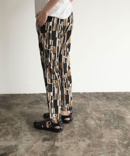 marjour（マージュール）の「GEOMETRIC PANTS（その他パンツ・レディース・ベージュ/レッド・M）」の19枚目の写真