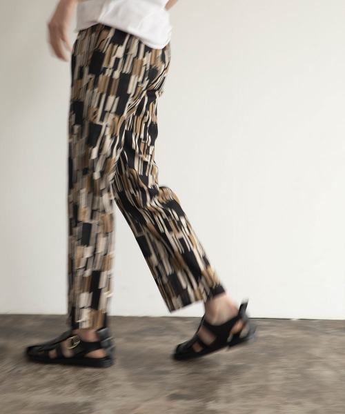 marjour（マージュール）の「GEOMETRIC PANTS（その他パンツ・レディース・ベージュ/レッド・M）」の4枚目の写真