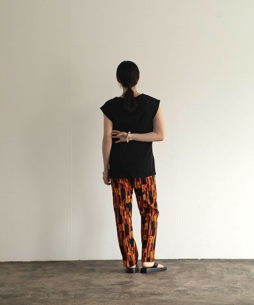 marjour（マージュール）の「GEOMETRIC PANTS（その他パンツ・レディース・ベージュ/レッド・M）」の12枚目の写真