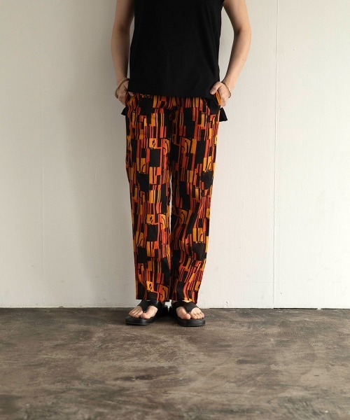 marjour（マージュール）の「GEOMETRIC PANTS（その他パンツ・レディース・ベージュ/レッド・M）」の20枚目の写真