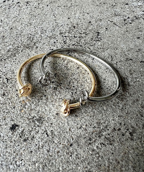LIAN（リアン）の「ノットデザインバングル（バングル/リストバンド・レディース・シルバー/ゴールド・FREE）」の4枚目の写真