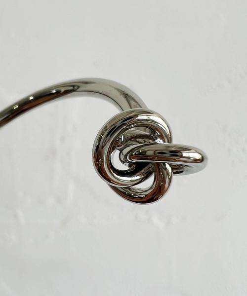 LIAN（リアン）の「ノットデザインバングル（バングル/リストバンド・レディース・シルバー/ゴールド・FREE）」の9枚目の写真