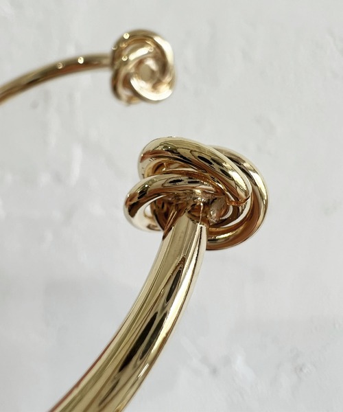 LIAN（リアン）の「ノットデザインバングル（バングル/リストバンド・レディース・シルバー/ゴールド・FREE）」の8枚目の写真