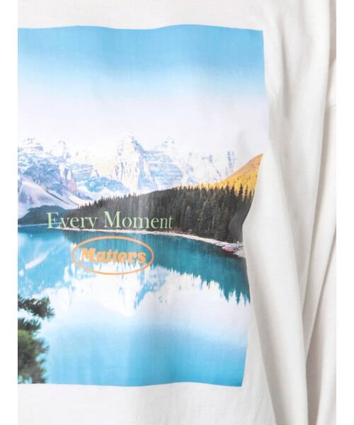 jouetie(ジュエティ)の「ネイチャーフォト ロンT(Tシャツ/カットソー・レディース・オフホワイト/ブラック/パープル・MEDIUM)」の4枚目の写真