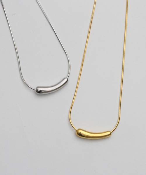 Geel(ギール)の「Geel/チューブスネークネックレス(ネックレス・レディース・シルバー/ゴールド・FREE)」の1枚目の写真