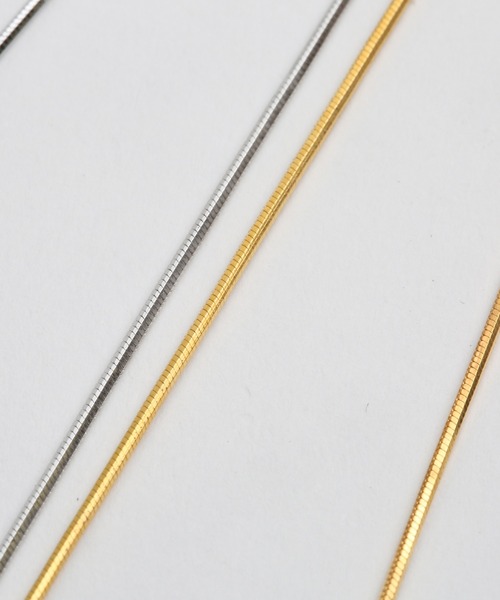 Geel(ギール)の「Geel/チューブスネークネックレス(ネックレス・レディース・シルバー/ゴールド・FREE)」の8枚目の写真