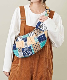CUBE SUGAR（キューブシュガー）の「バンダナ柄プリントバナナ型ハーフショルダーバッグ（ショルダーバッグ）」