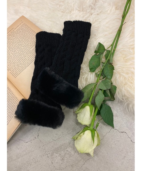 WC（ダブル シー）の「フェイクファーニットショートアームカバー（アームカバー・レディース・ホワイト/ブラック・FREE）」の12枚目の写真