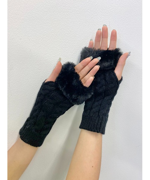 WC（ダブル シー）の「フェイクファーニットショートアームカバー（アームカバー・レディース・ホワイト/ブラック・FREE）」の16枚目の写真