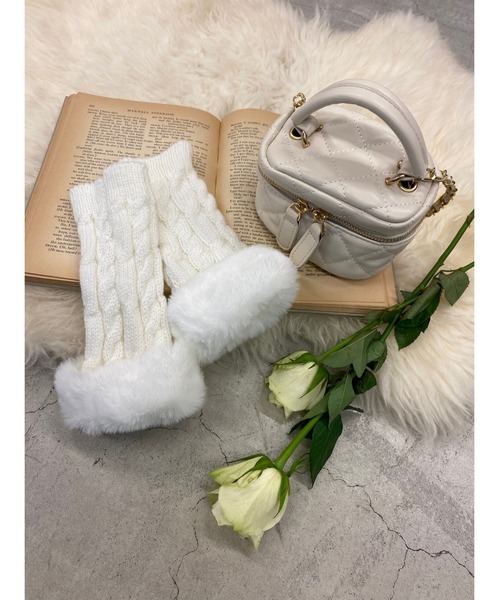 WC（ダブル シー）の「フェイクファーニットショートアームカバー（アームカバー・レディース・ホワイト/ブラック・FREE）」の13枚目の写真