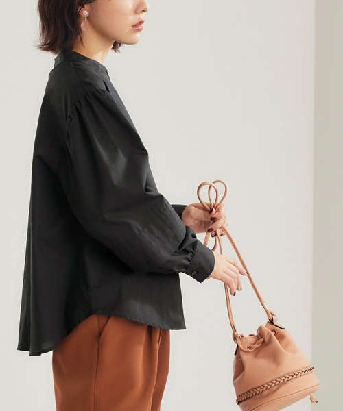 BELLUNA PLUS（ベルーナ）の「タックデザインボリュームスリーブブラウス（シャツ/ブラウス・レディース・ホワイト/ブラック/ストライプ・MEDIUM/LARGE）」の19枚目の写真