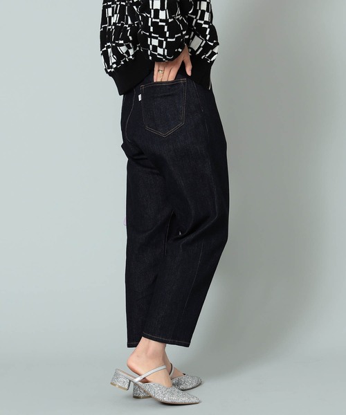BeAMS DOT（ビームスドット）の「【WEB限定/UNISEX】BeAMS DOT / バルーン デニムパンツ（デニムパンツ・メンズ・インディゴブルー・S-Long/XS-Short/XL-Regular/XS-Regular/L-Short/M-Regular/XS-Long/M-Short/XL-Long/M-Long/S-Short/L-Long/L-Regular/S-Regular/XL-Short）」の8枚目の写真