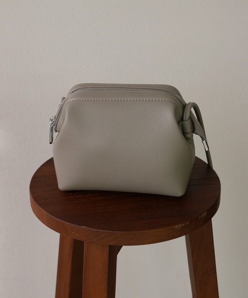 IAMUSE(アイアミューズ)の「【コロンとしたフォルムがかわいい♪】本革コンパクトショルダーバッグ S0754【IAMUSE】(ショルダーバッグ・レディース・グリーン/グレイッシュベージュ/アイボリー/ブラック/ベージュ/グリーン系その他/ライラック・FREE)」の21枚目の写真